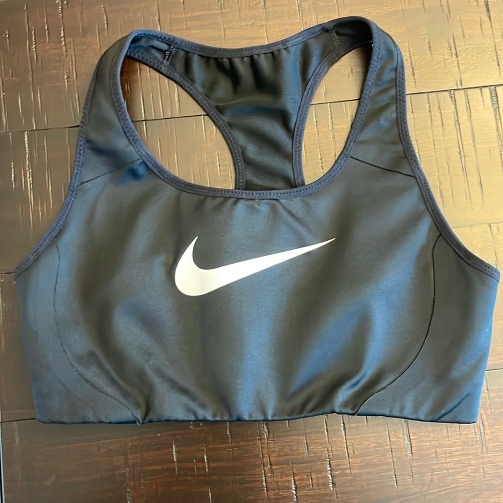 Nike sports bra (size small)